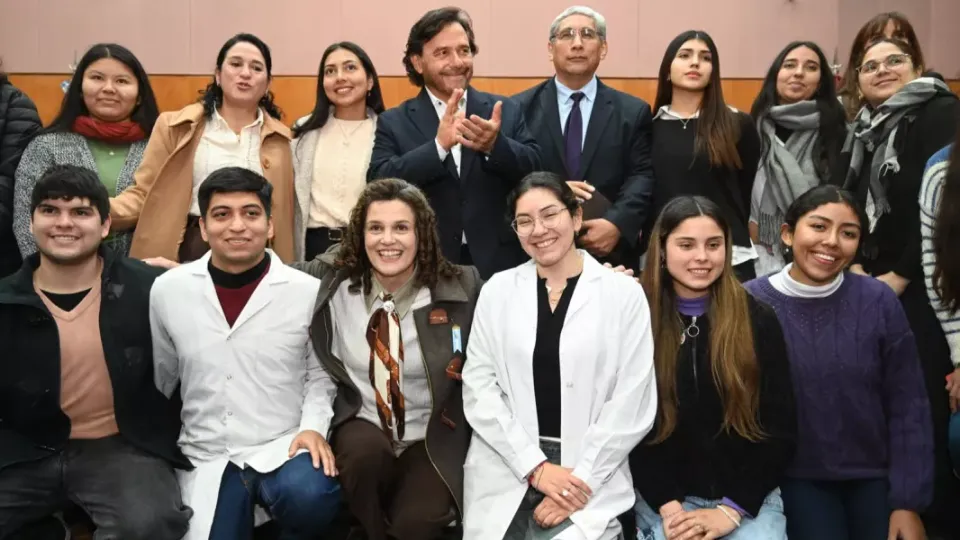 Sáenz anunció becas para estudiantes de Medicina y una inversión de $2 mil millones para fortalecer las escuelas técnicas
